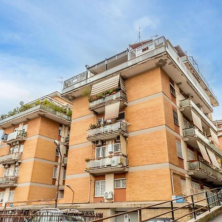 White Living R-Home Рим Экстерьер фото