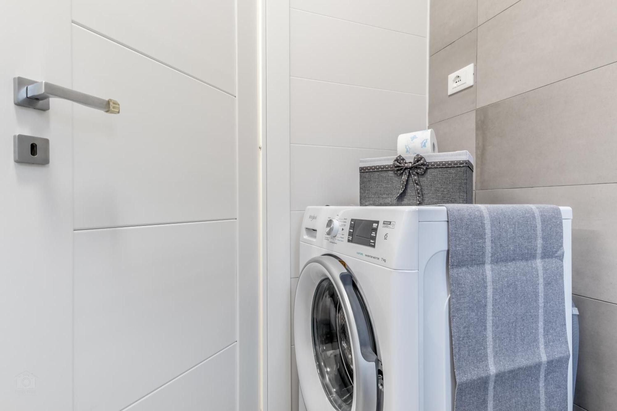 White Living R-Home Рим Экстерьер фото