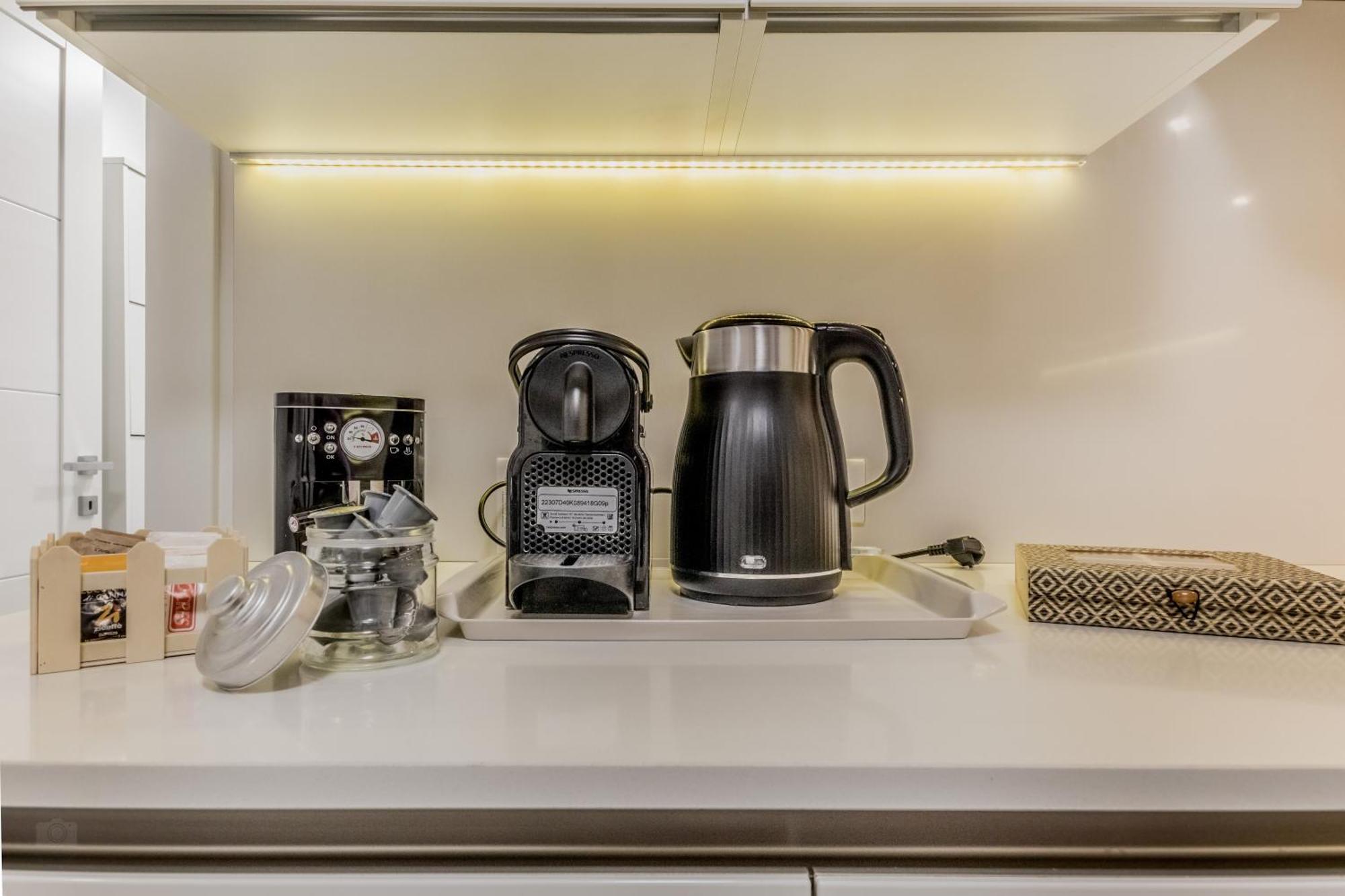White Living R-Home Рим Экстерьер фото